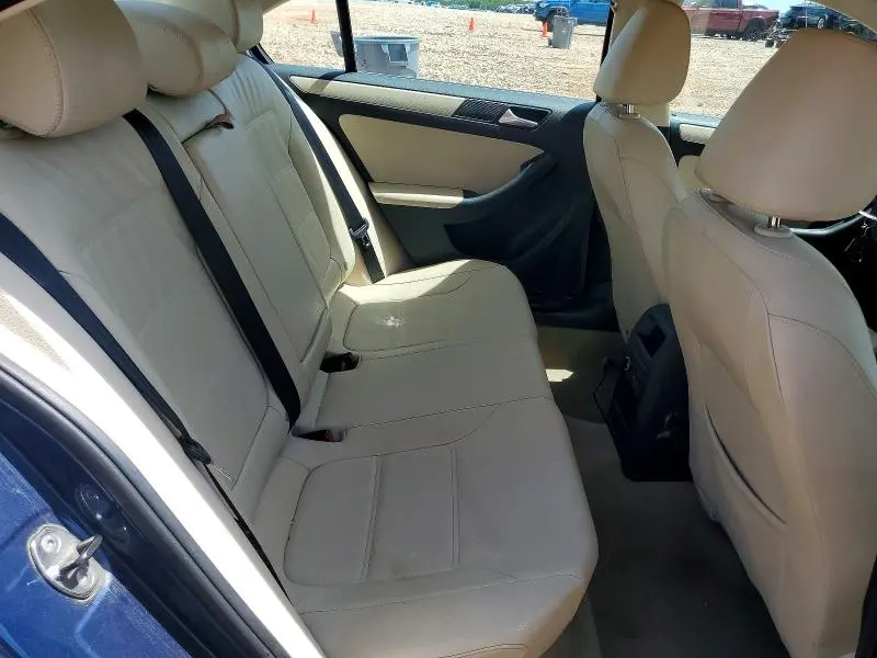 2012 VOLKSWAGEN JETTA   