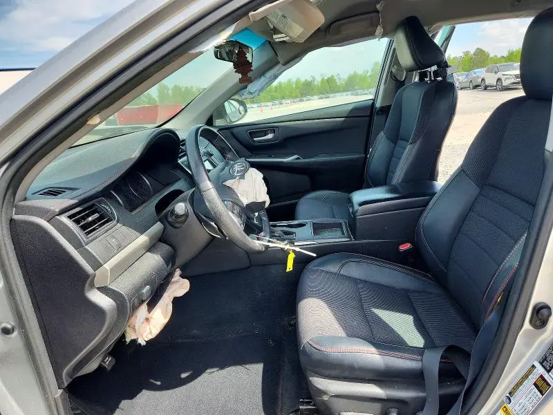 2017 TOYOTA CAMRY SE  