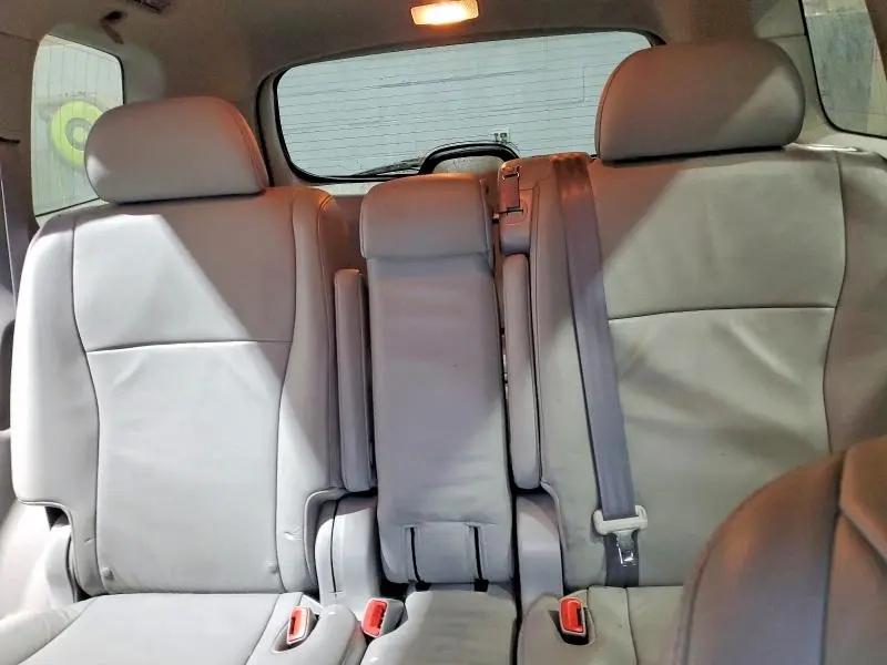 2010 TOYOTA HIGHLANDER LIMITED  