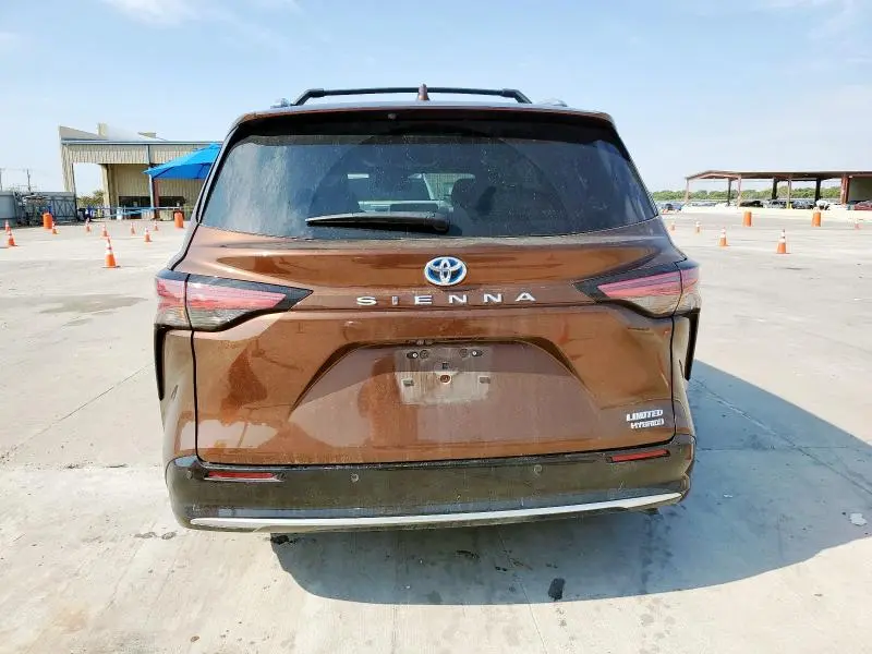 2023 TOYOTA SIENNA LIMITED  