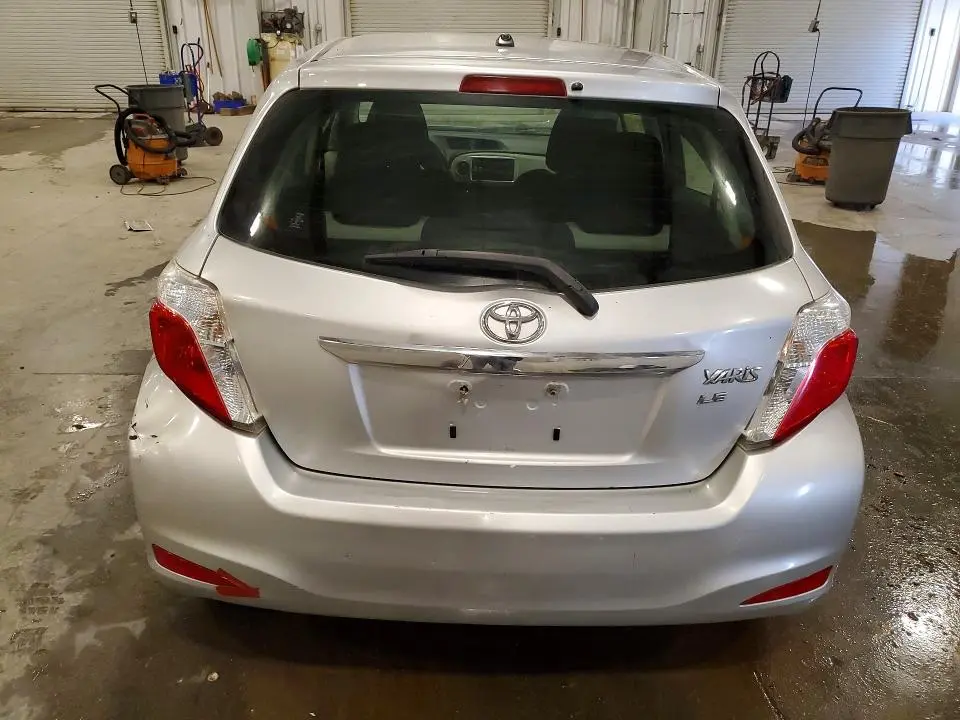 2012 TOYOTA YARIS 5-DOOR LE  