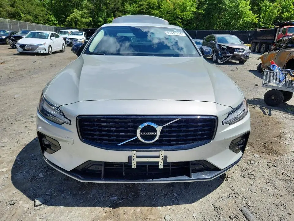 2021 VOLVO S60 T5 MOMENTUM  