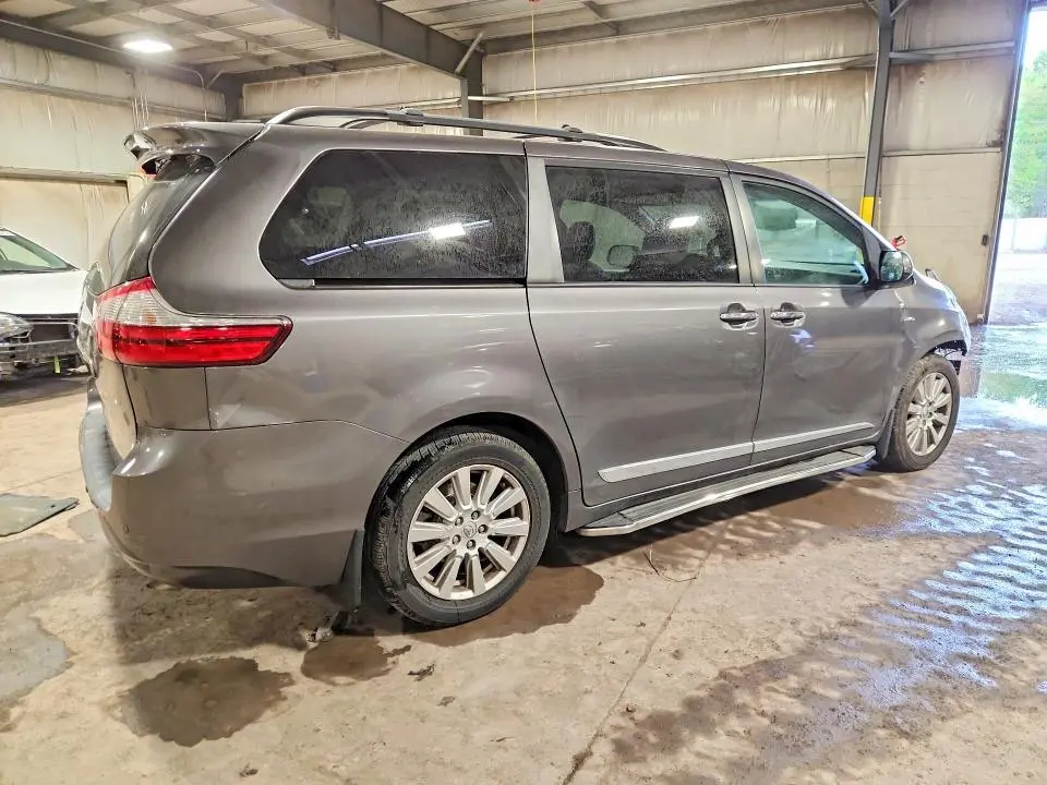2017 TOYOTA SIENNA XLE 7-PASSENGER  
