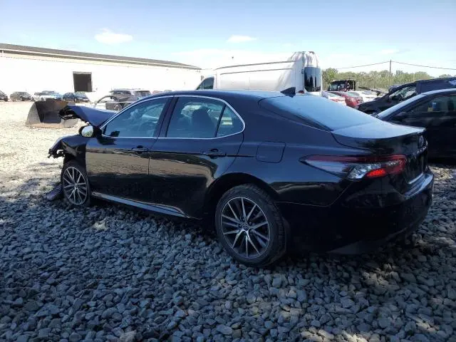 2021 TOYOTA CAMRY XLE  
