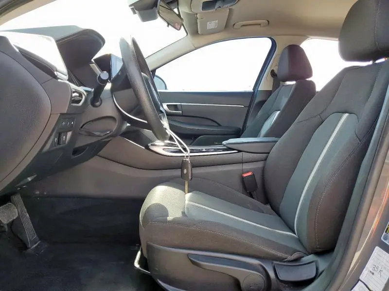 2020 HYUNDAI SONATA SE  