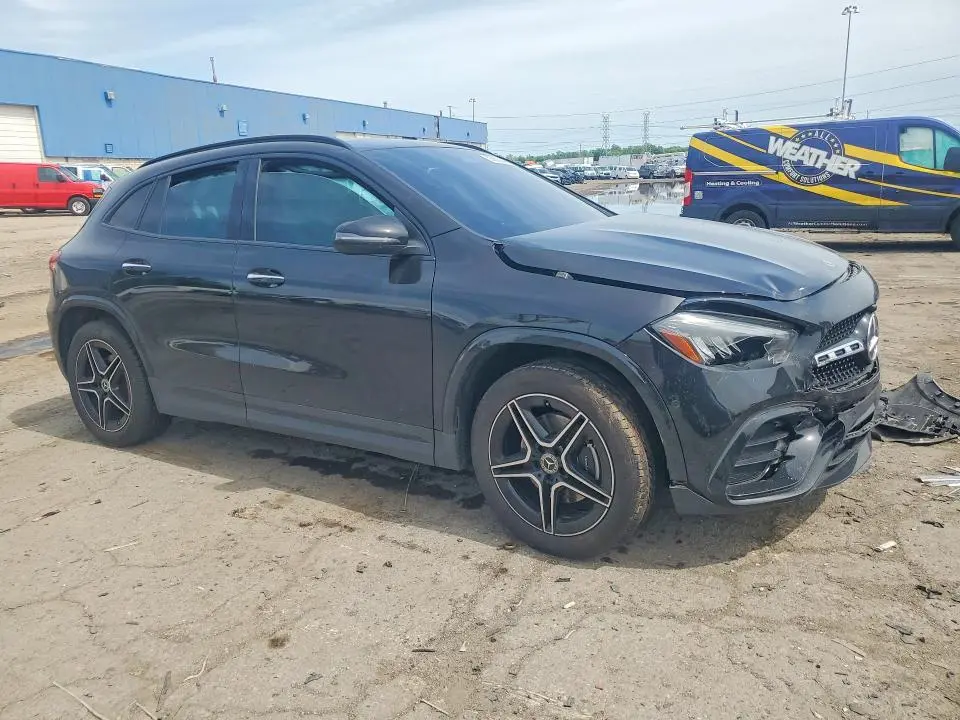 2025 MERCEDES-BENZ GLA 250  