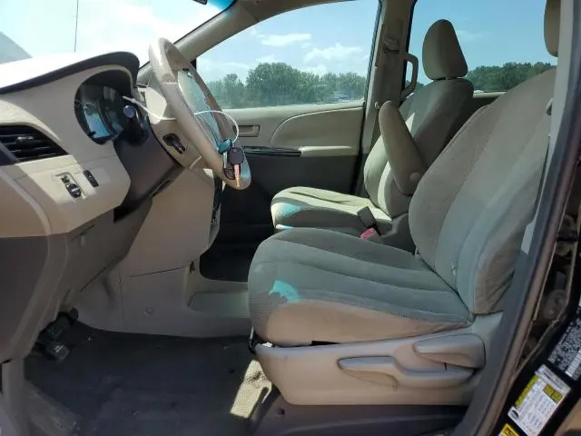2011 TOYOTA SIENNA   