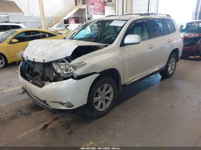 2012 TOYOTA HIGHLANDER BASE V6
