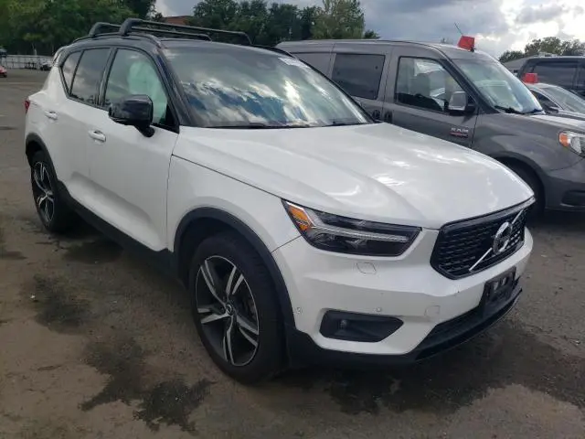 2019 VOLVO XC40 T5 R-DESIGN  