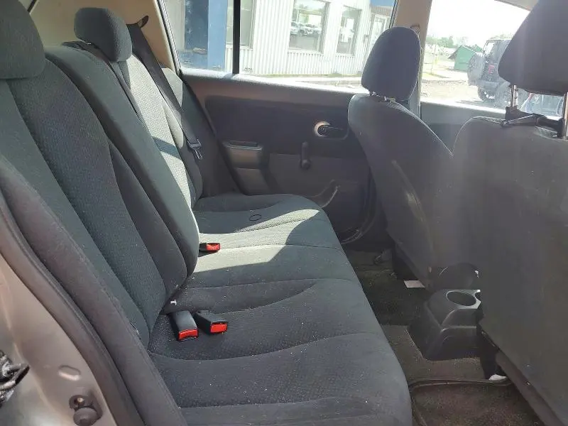 2010 NISSAN VERSA   