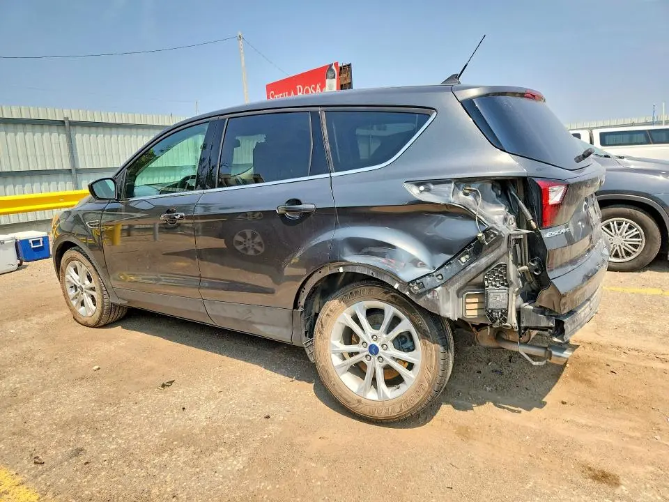 2019 FORD ESCAPE SE  