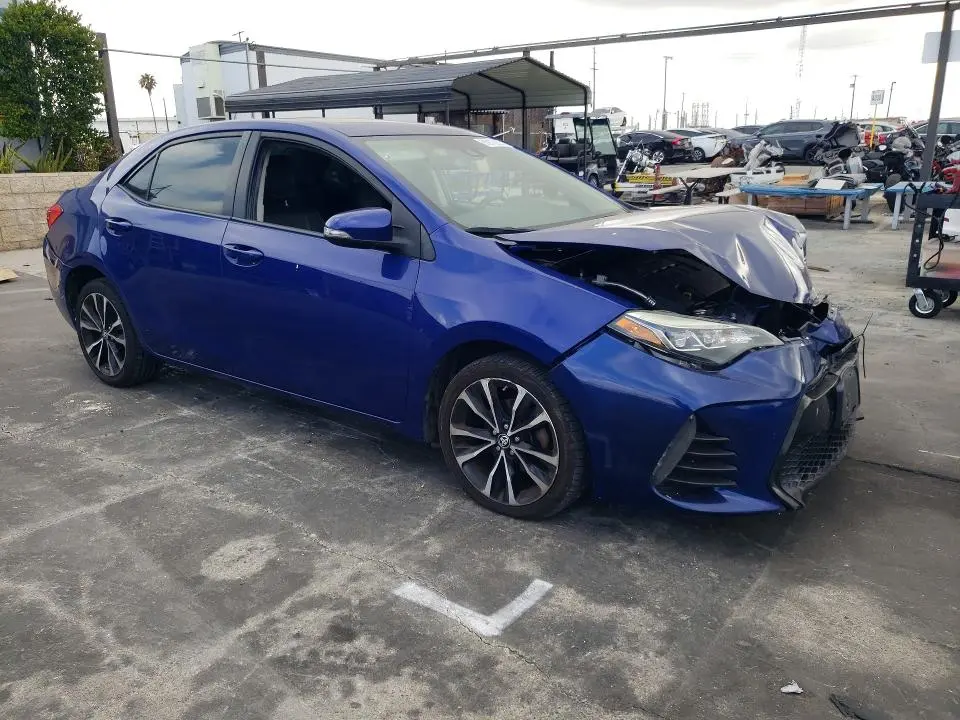 2017 TOYOTA COROLLA SE  