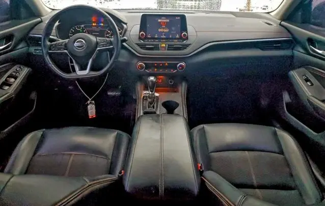 2019 NISSAN ALTIMA SR  