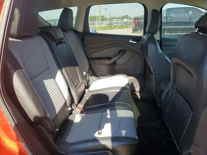 2019 FORD ESCAPE SE  