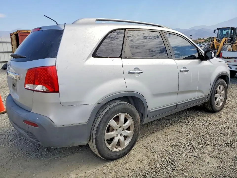 2011 KIA SORENTO LX  
