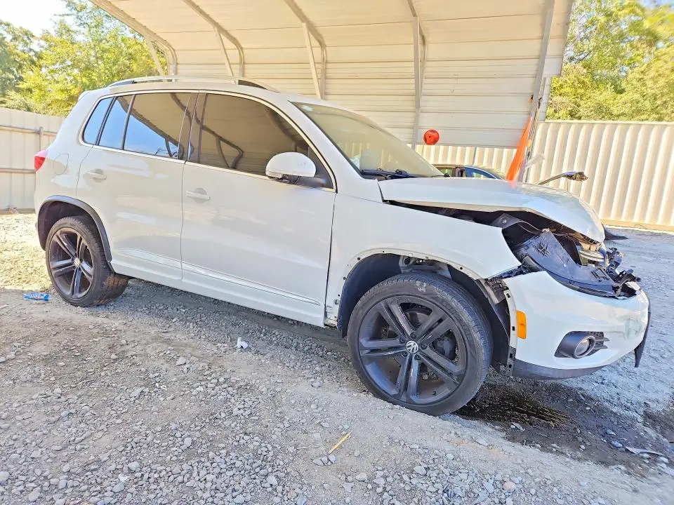 2014 VOLKSWAGEN TIGUAN S  