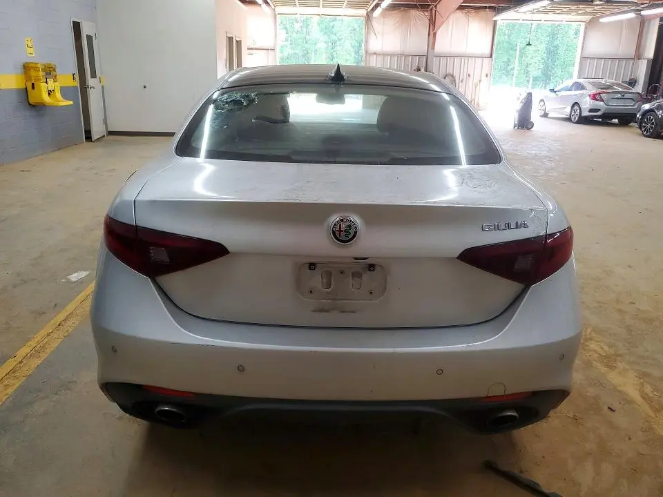 2017 ALFA ROMEO GIULIA   