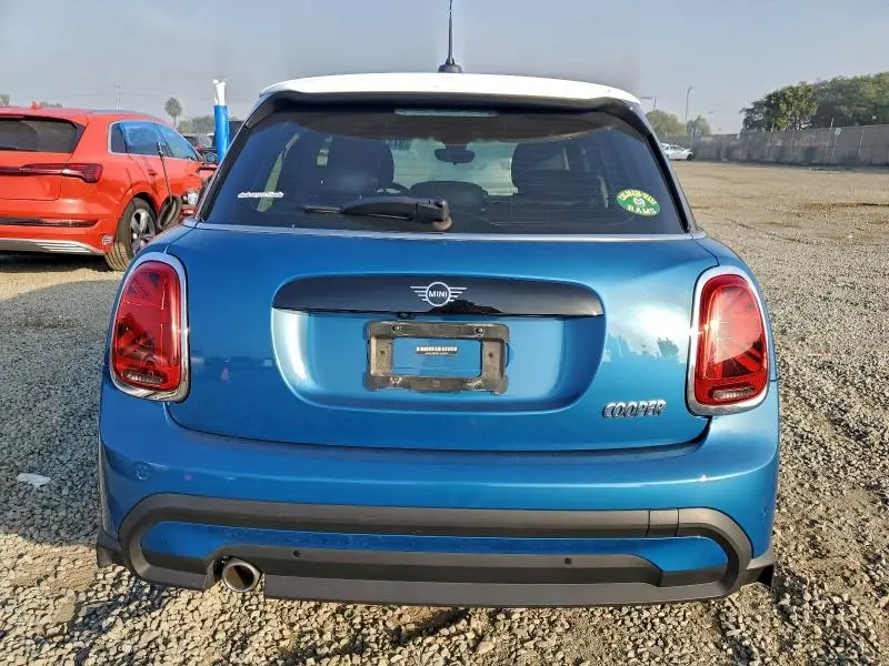 2022 MINI COOPER   
