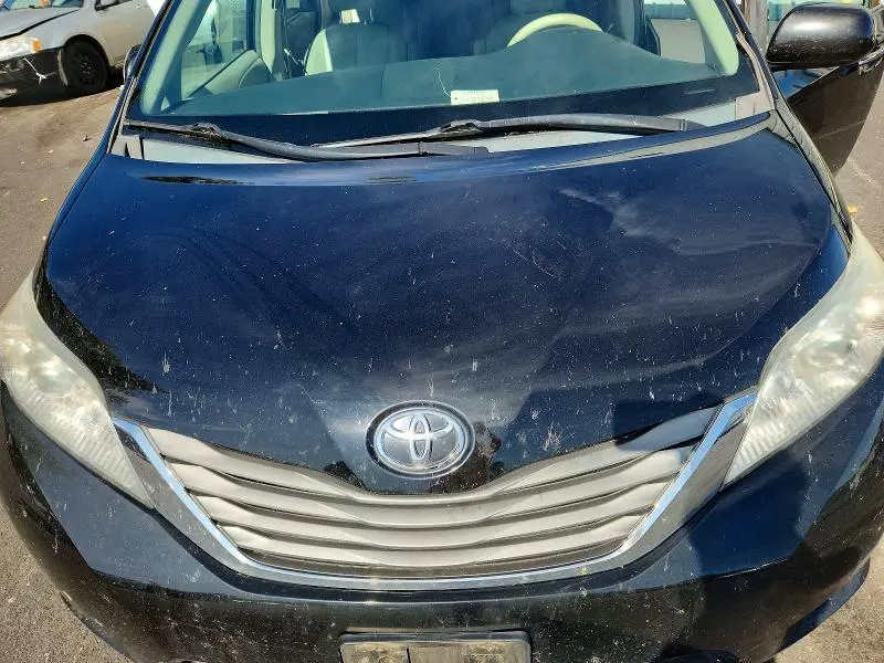 2013 TOYOTA SIENNA XLE 7-PASSENGER  
