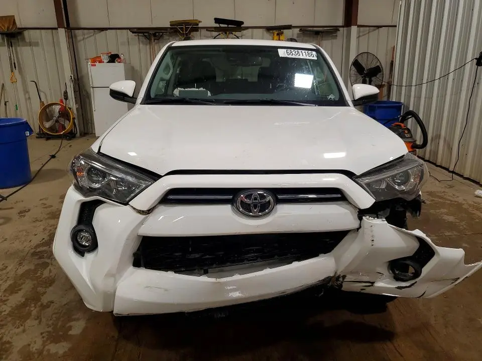 2022 TOYOTA 4 RUNNER   