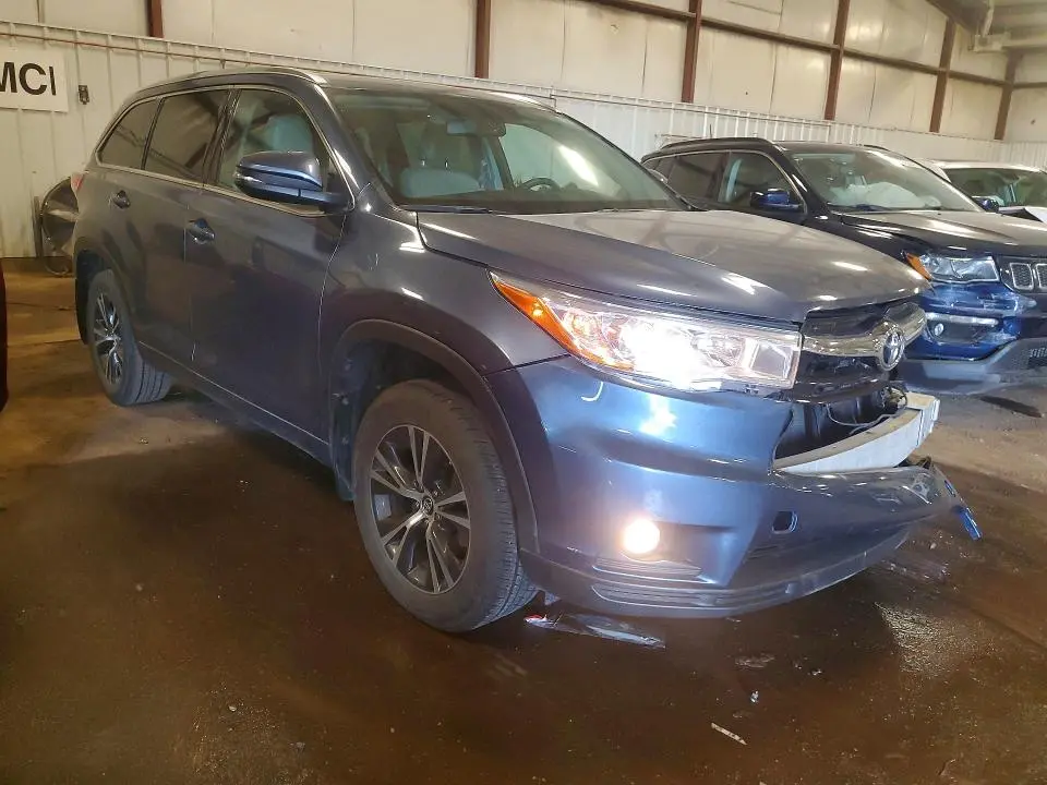 2016 TOYOTA HIGHLANDER XLE  