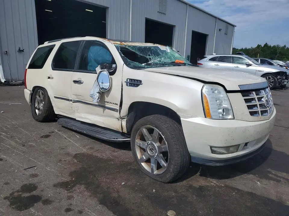 2010 CADILLAC ESCALADE LUXURY  