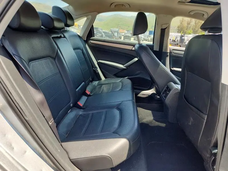 2014 VOLKSWAGEN PASSAT SE  