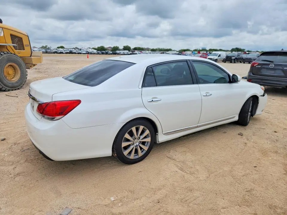 2011 TOYOTA AVALON LIMITED  