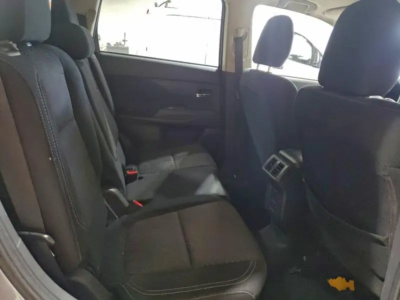 2019 MITSUBISHI OUTLANDER ES  