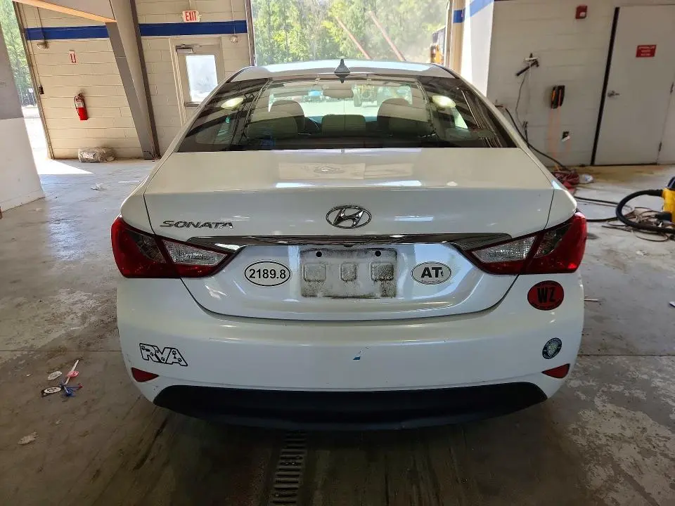 2014 HYUNDAI SONATA GLS  