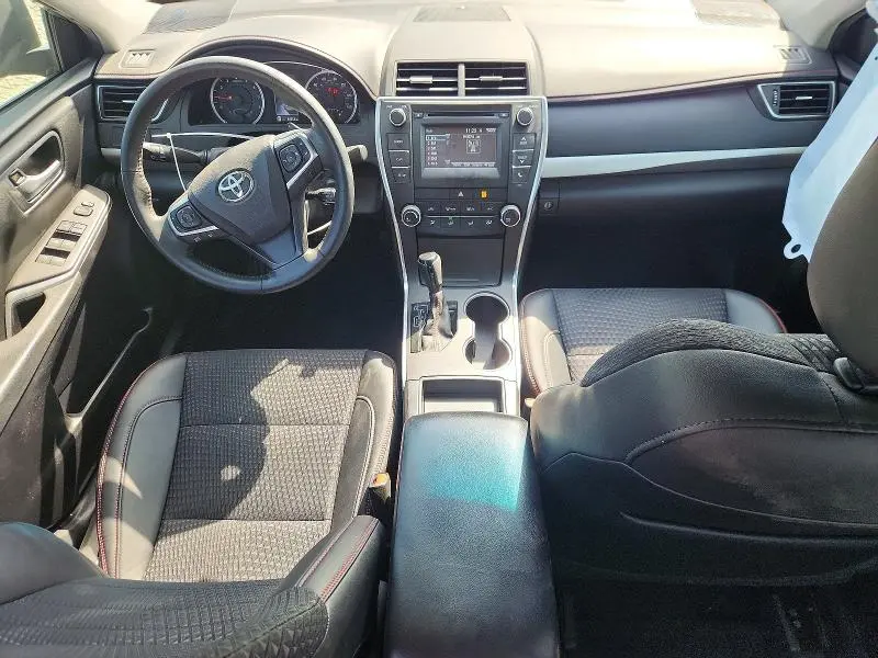 2015 TOYOTA CAMRY SE  