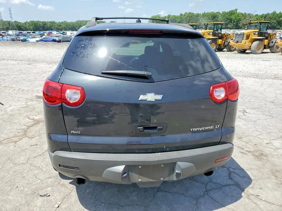 2011 CHEVROLET TRAVERSE LT  