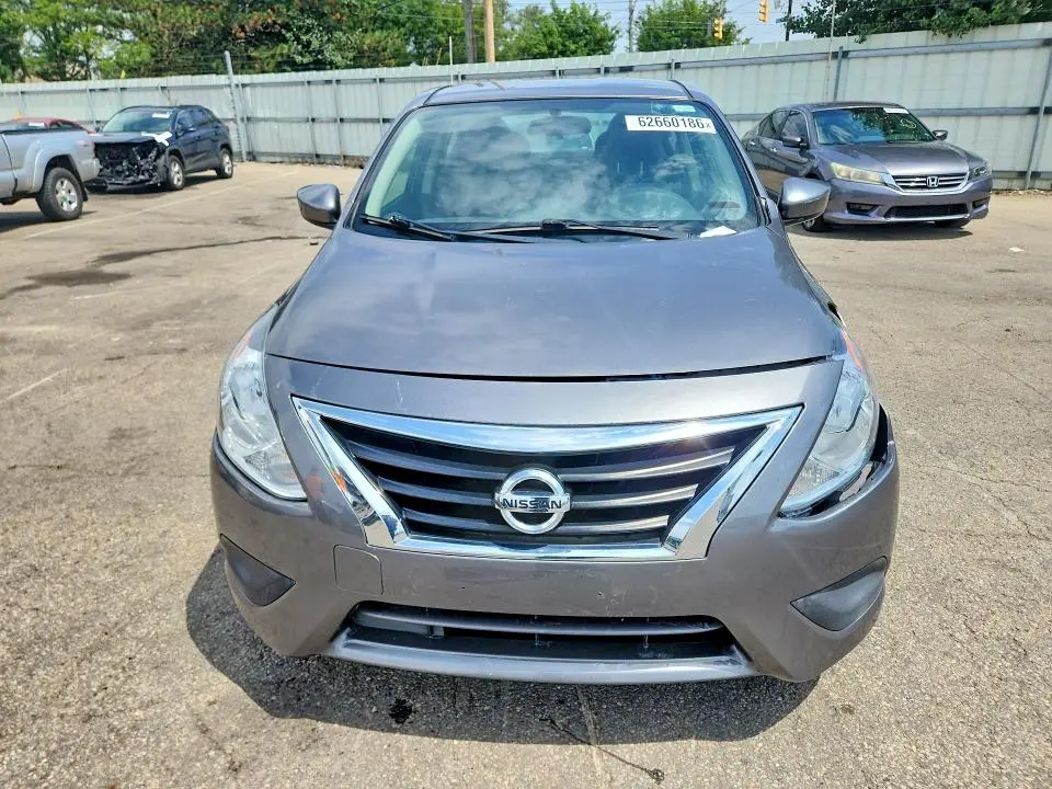 2019 NISSAN VERSA SV  