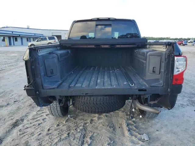 2019 NISSAN TITAN SV  