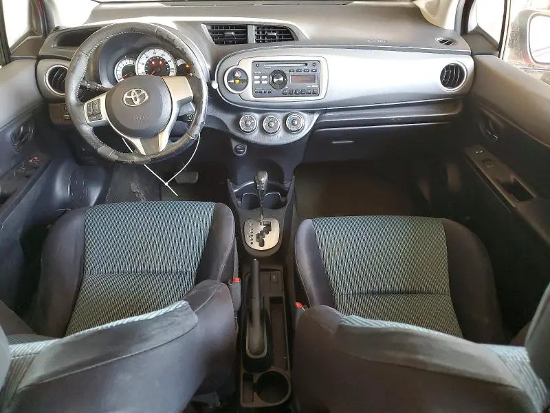 2012 TOYOTA YARIS 5-DOOR SE  