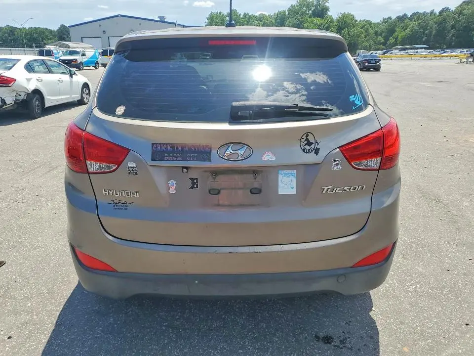 2011 HYUNDAI TUCSON GL  