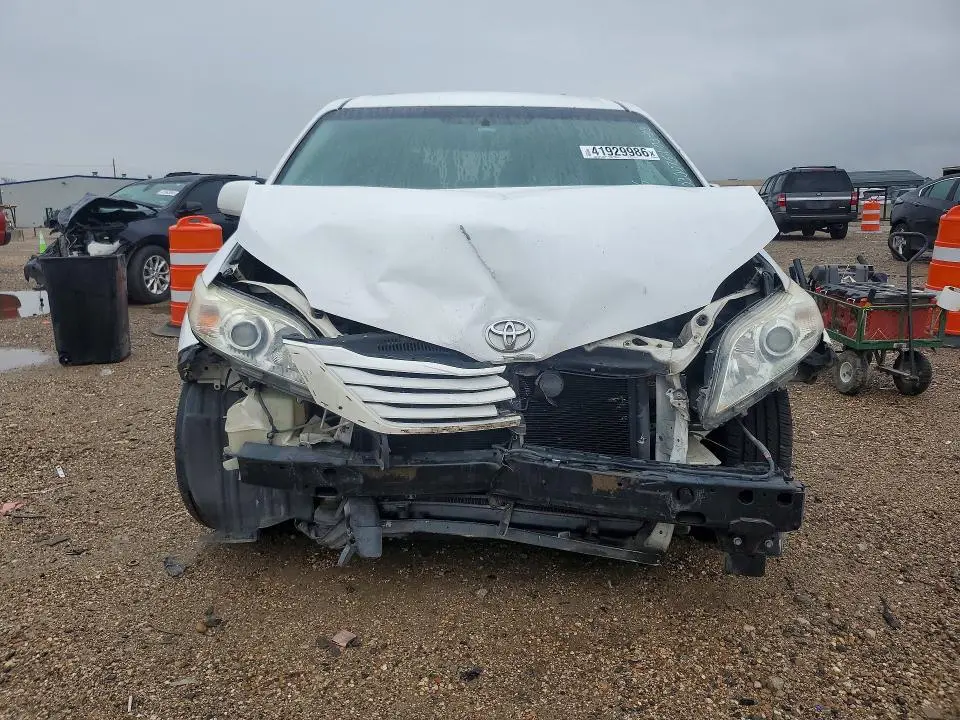 2015 TOYOTA SIENNA LE 7-PASSENGER  