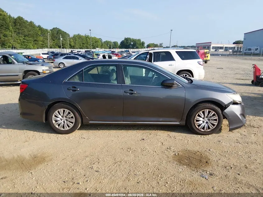 2013 TOYOTA CAMRY LE