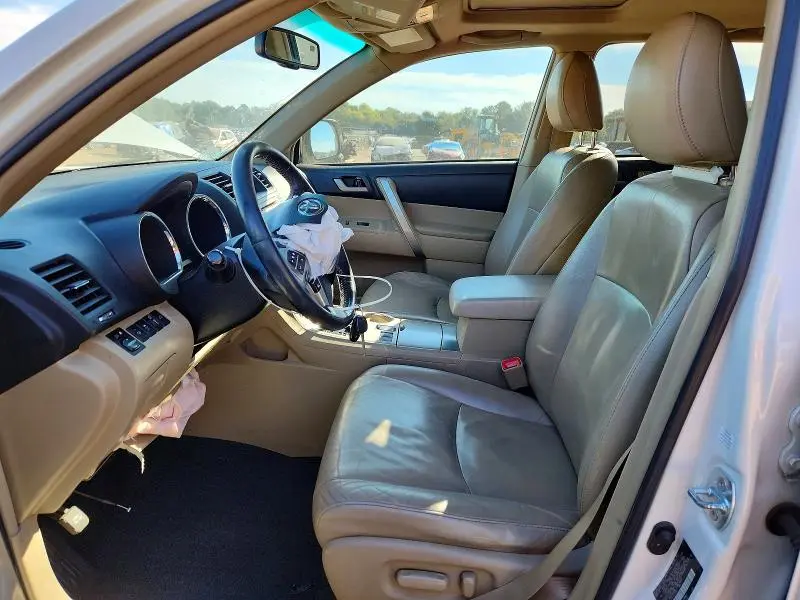 2012 TOYOTA HIGHLANDER SE  