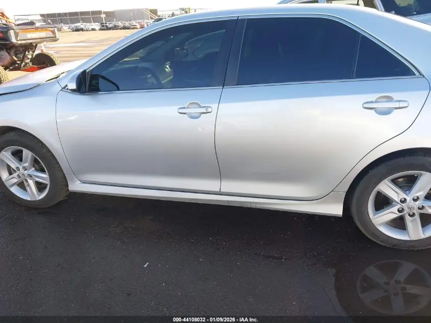 2013 TOYOTA CAMRY SE