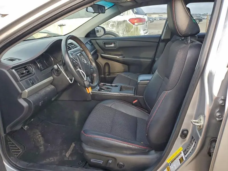 2016 TOYOTA CAMRY SE