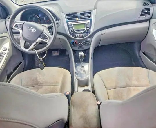 2013 HYUNDAI ACCENT SE  