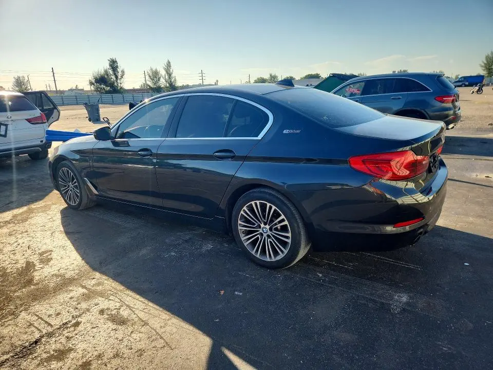 2019 BMW 530E   