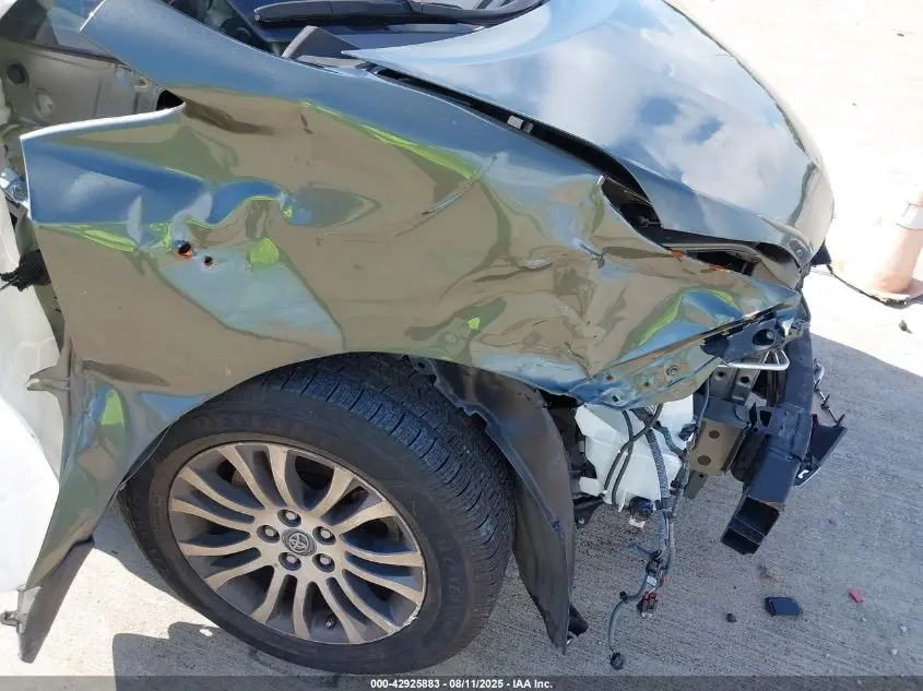 2019 TOYOTA SIENNA XLE 8 PASSENGER