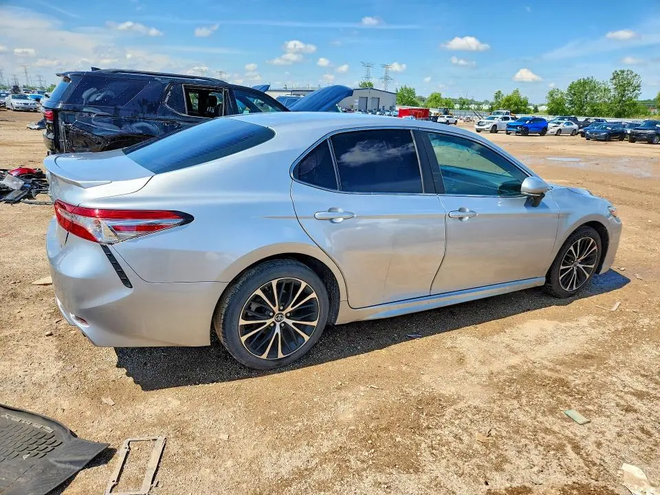 2018 TOYOTA CAMRY SE  
