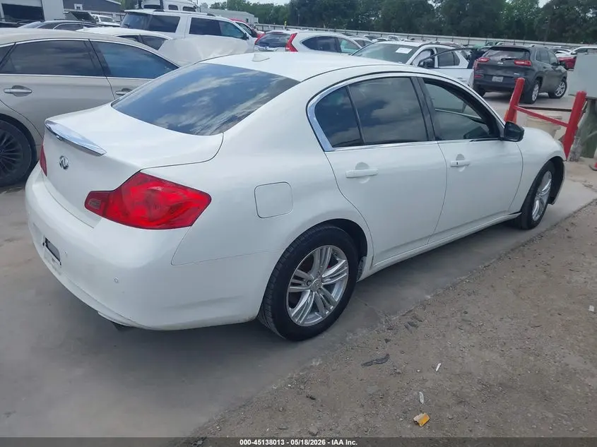 2013 INFINITI G37  