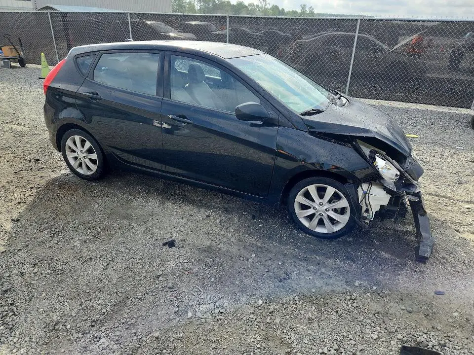 2012 HYUNDAI ACCENT GS  