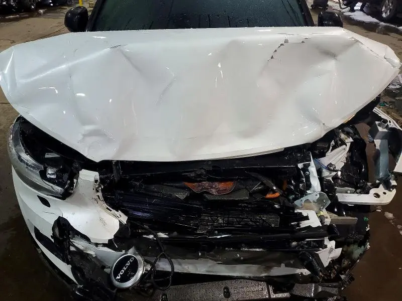 2022 VOLVO XC40 P8 RECHARGE PLUS  
