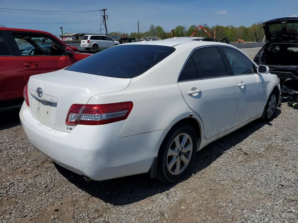 2011 TOYOTA CAMRY LE  