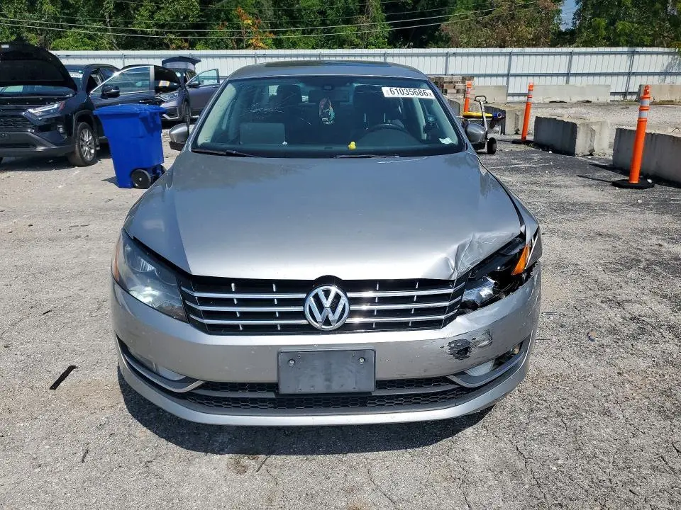 2014 VOLKSWAGEN PASSAT SE  